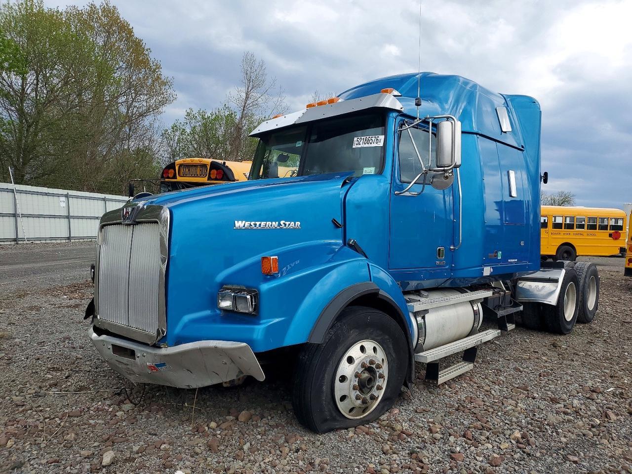 2017 Western Star Auto Car 4900 Semi Truck