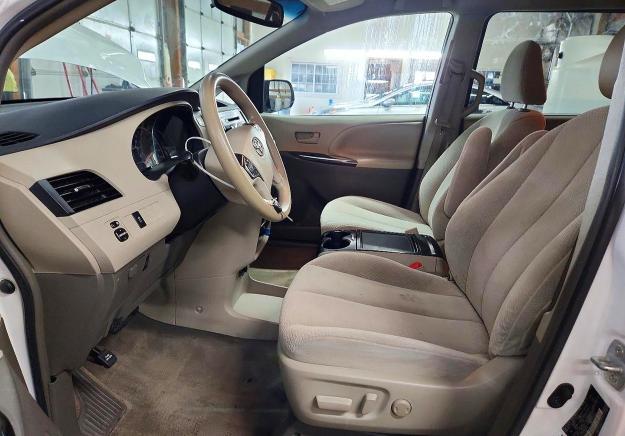 2014 Toyota Sienna le