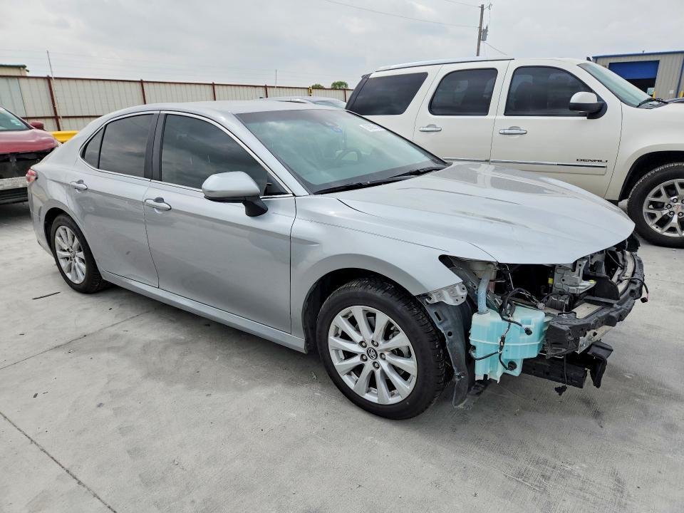 2018 Toyota Camry le