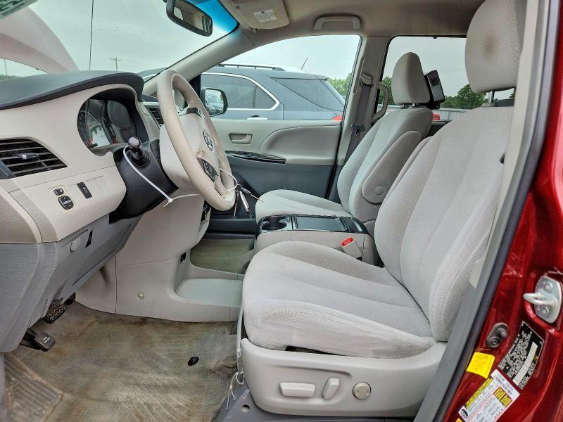 2013 Toyota Sienna le