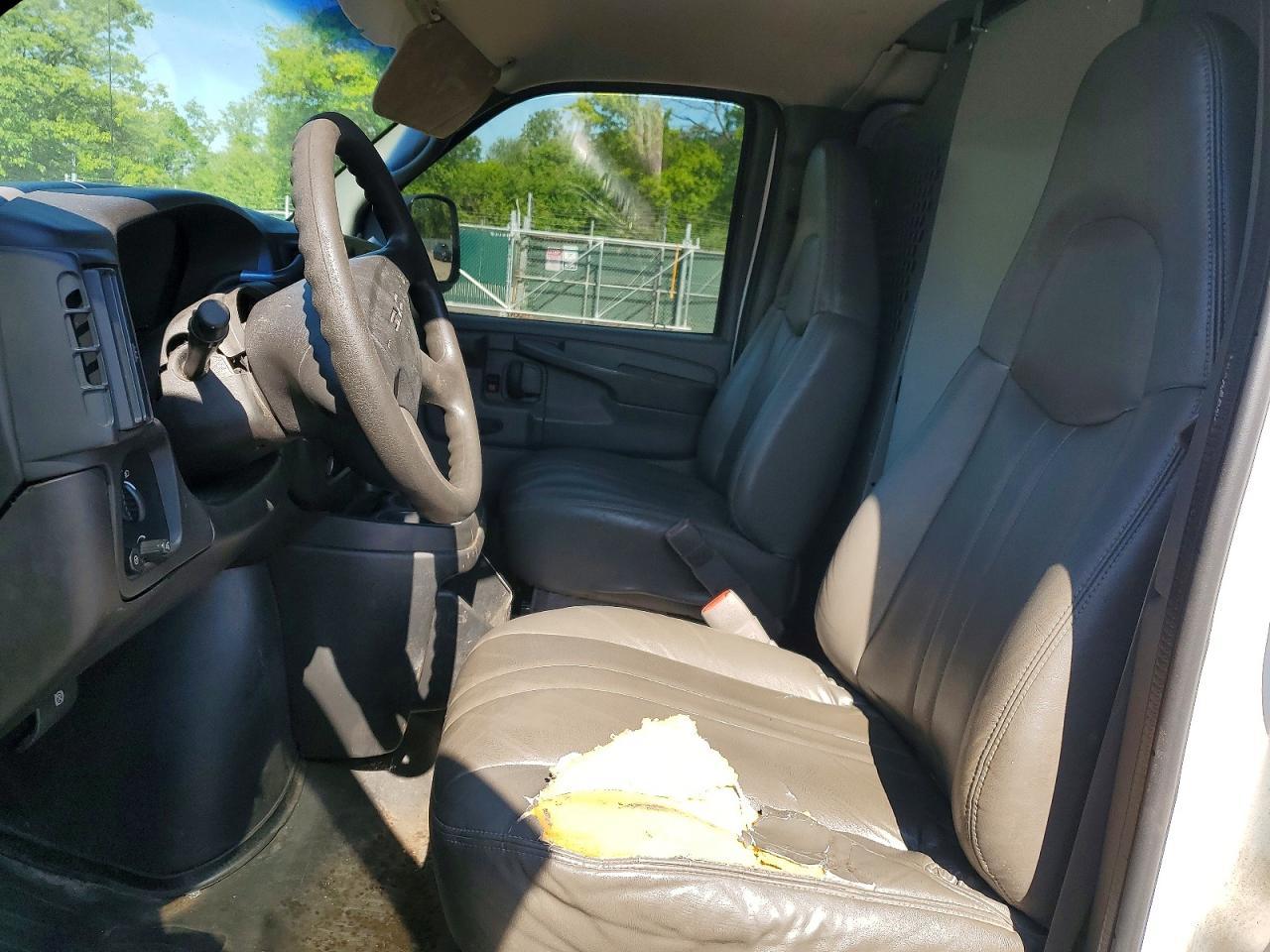 2004 GMC Savana 3500 Delivery Van