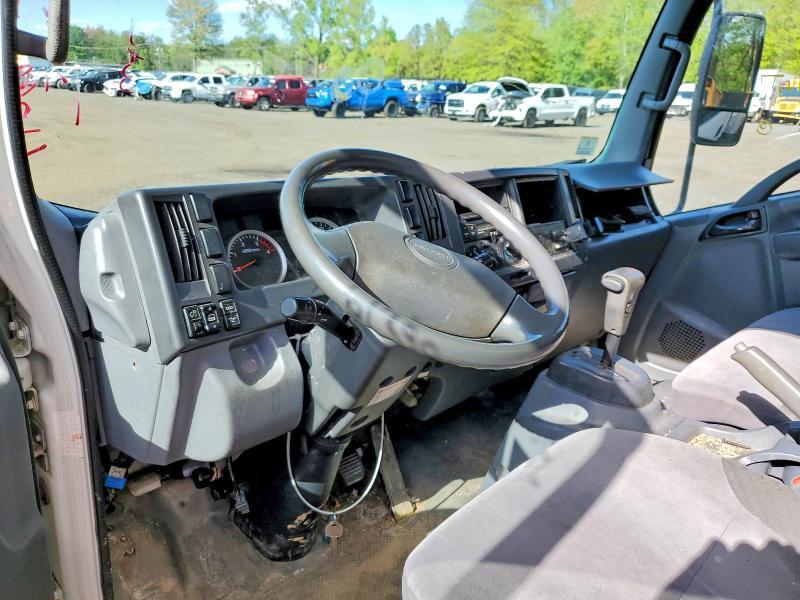 2015 Isuzu NPR HD BOX Truck