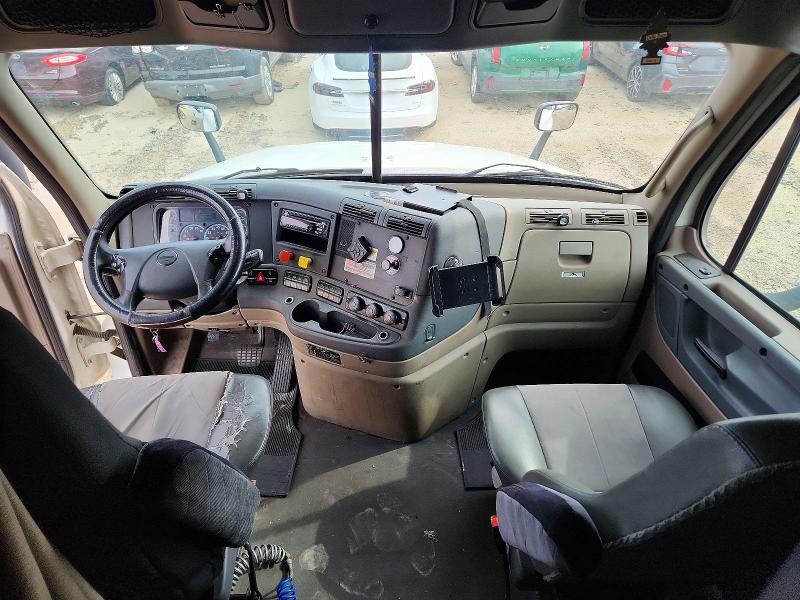 2018 Freigliner 2018 Freightliner Cascadia 125 Semi Truck