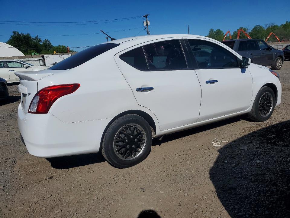 2019 Nissan Versa sv