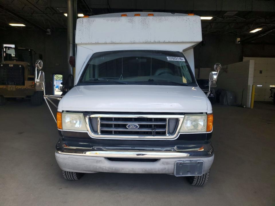 2003 Ford E350 Shuttle Bus