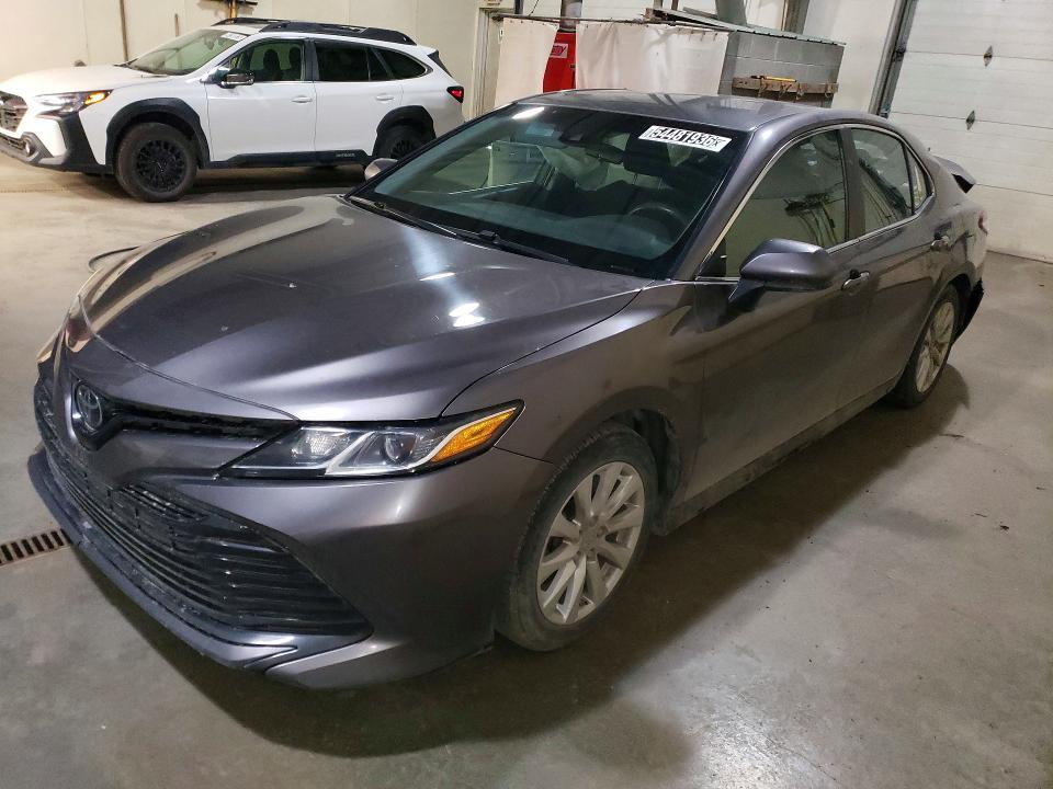 2018 Toyota Camry le