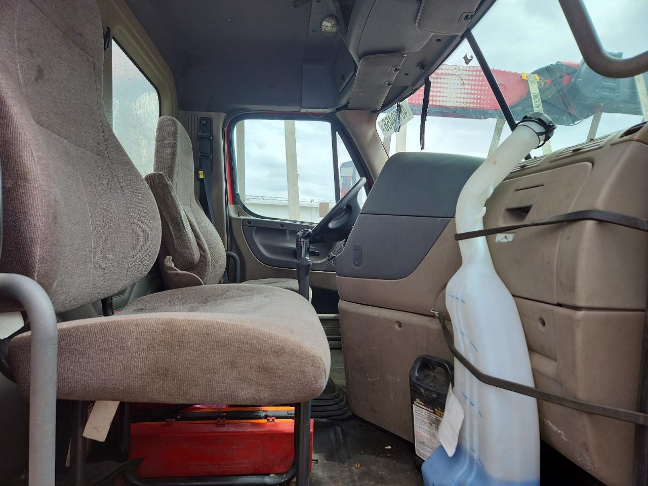 2011 Freigliner 2011 Freightliner Cascadia Semi Truck