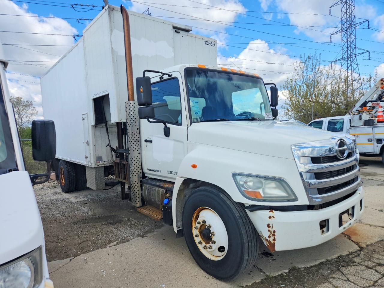 2012 Hino 338 BOX Truck