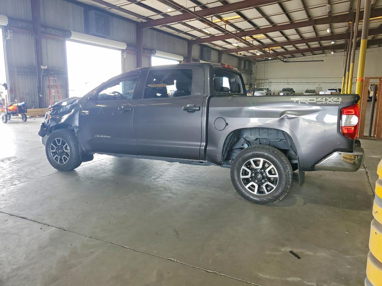 2018 Toyota Tundra Crewmax SR5