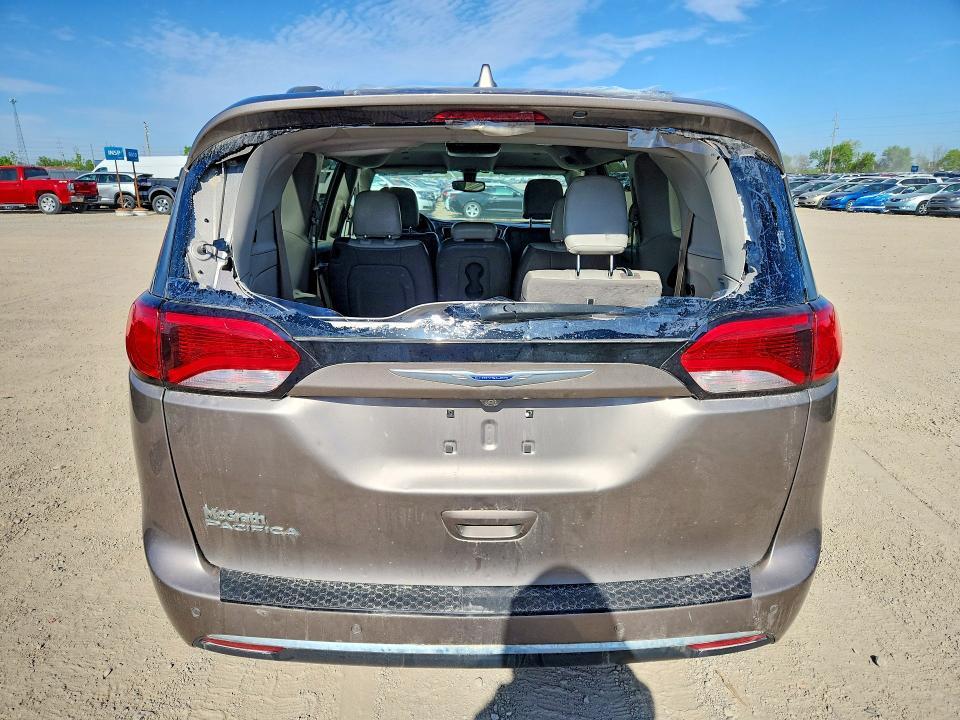 2018 Chrysler Pacifica Touring l