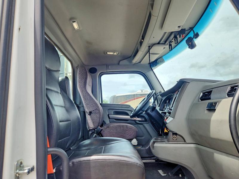 2019 Kenworth T680 Semi Truck