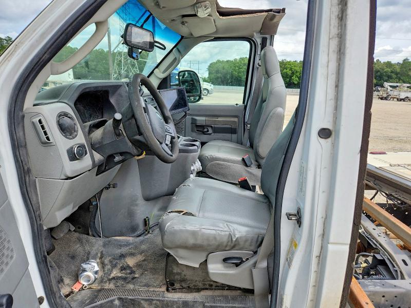 2022 Ford Econoline E350 Super Duty Cutaway Van