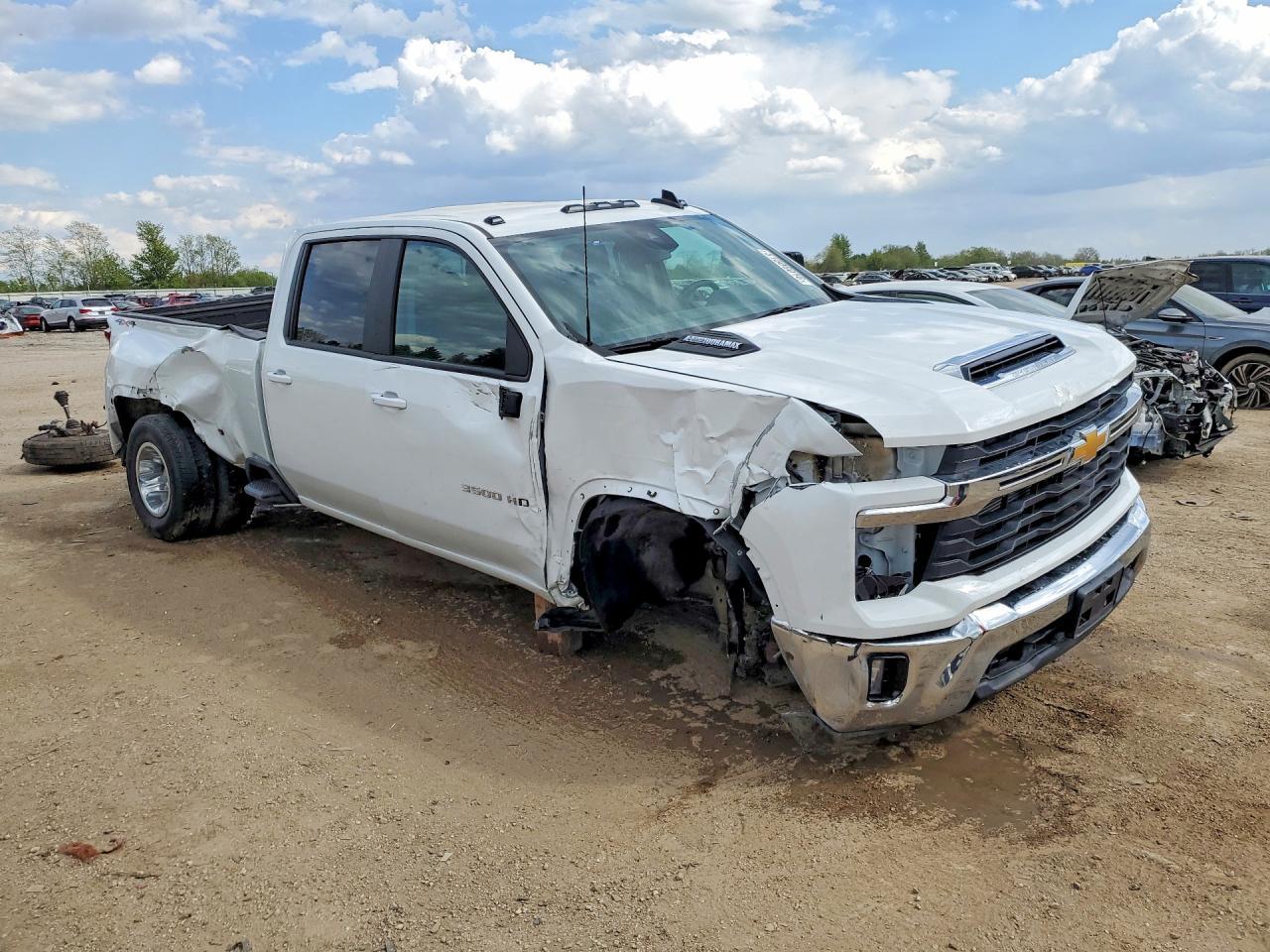 2025 Chevrolet Silverado K3500 LT