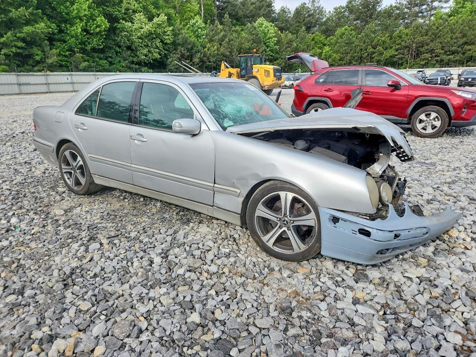 2001 Mercedes-Benz E 320