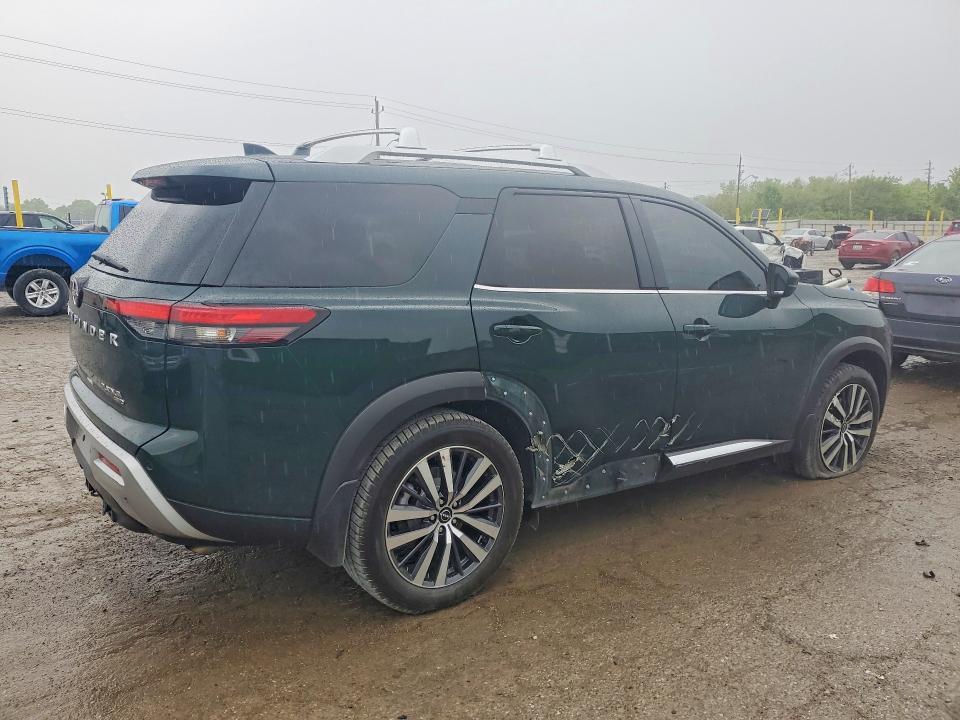 2022 Nissan Pathfinder Platinum