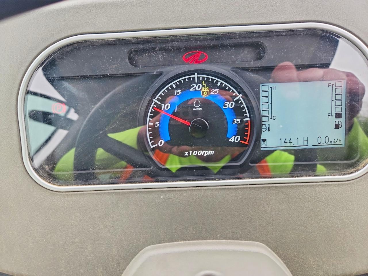 2023 Mahindra 2660 Tractor