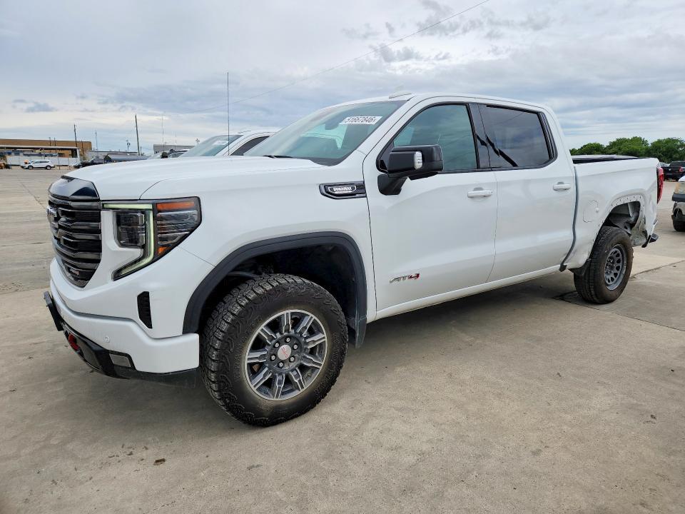 2024 GMC Sierra K1500 AT4
