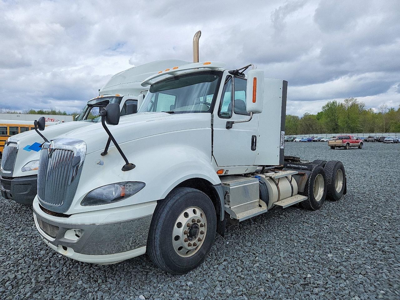 2015 International LF687 Semi Truck
