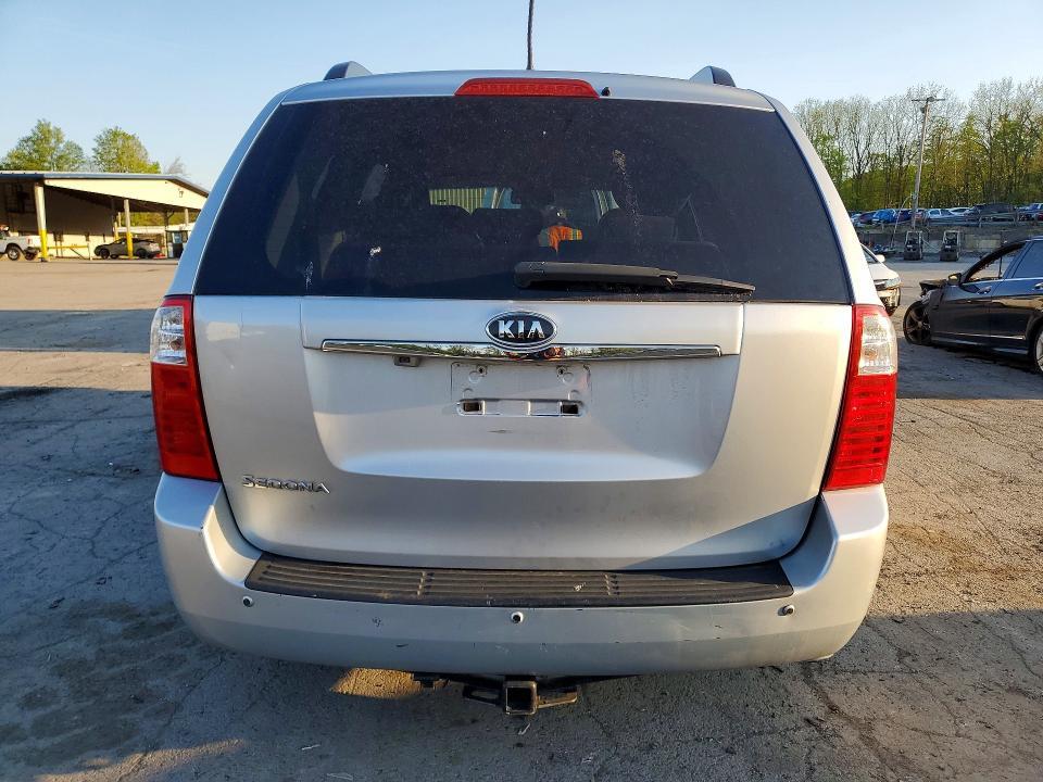 2010 KIA Sedona lx