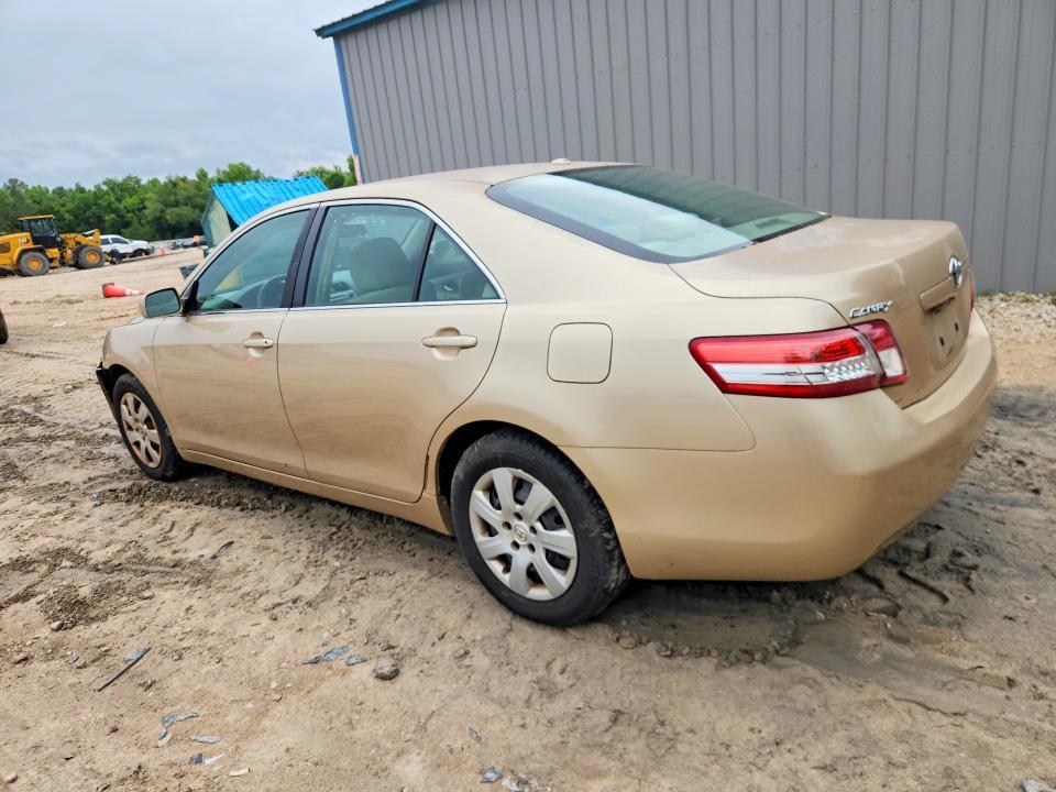 2010 Toyota Camry le