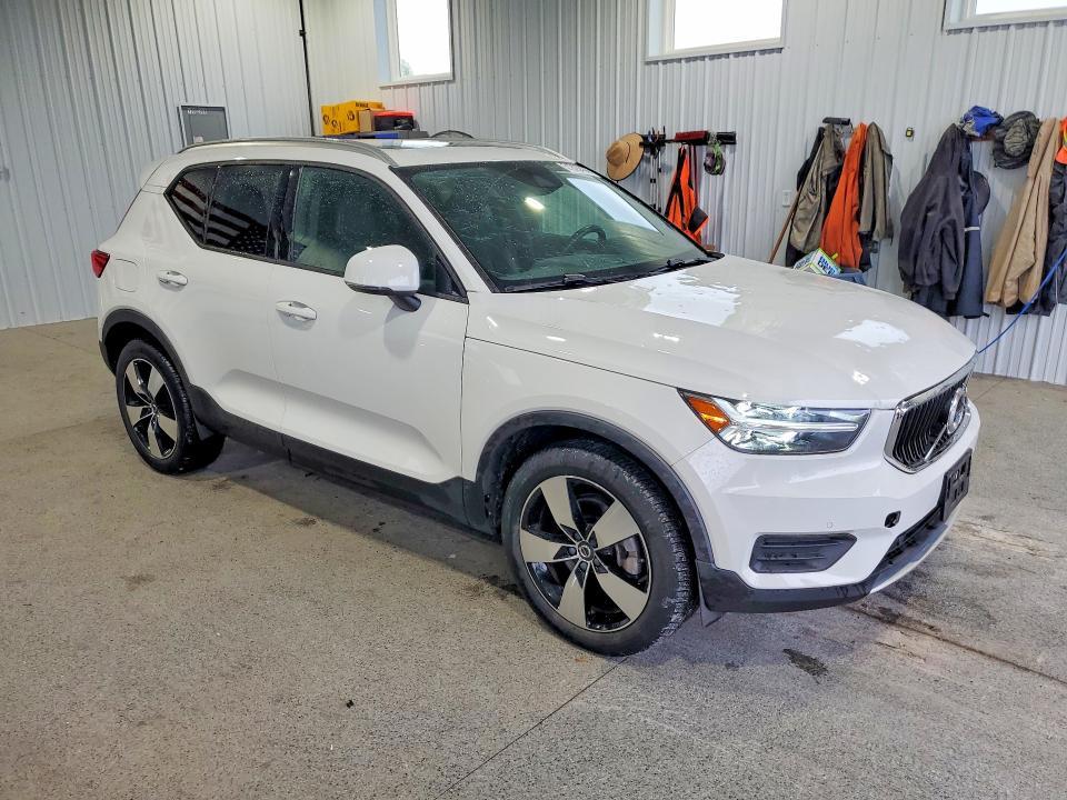2020 Volvo Xc40 T5 Momentum