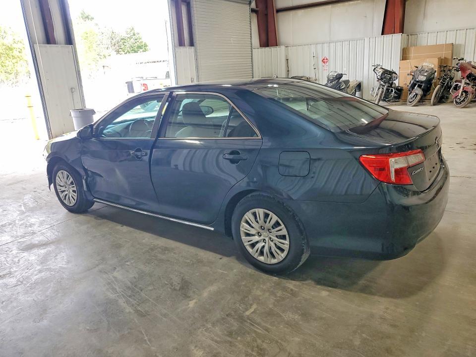 2014 Toyota Camry le