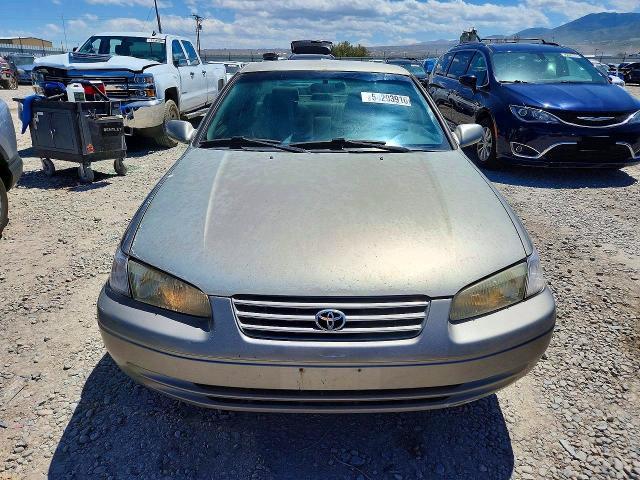 1999 Toyota Camry le