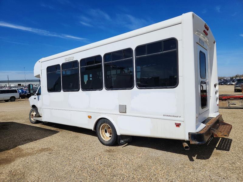 2016 Ford Econoline E450 Super Duty Cutaway Van