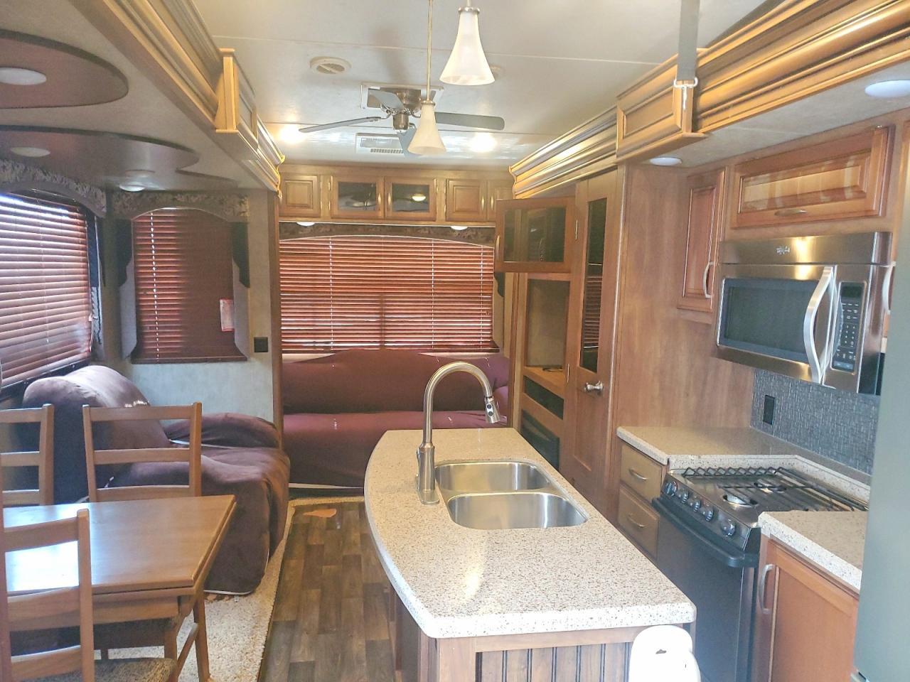 2015 Keystone Montana Camper