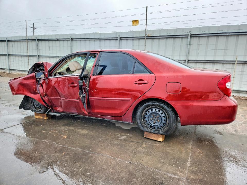 2004 Toyota Camry le