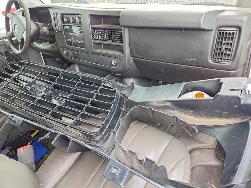 2013 GMC Savana BOX Truck