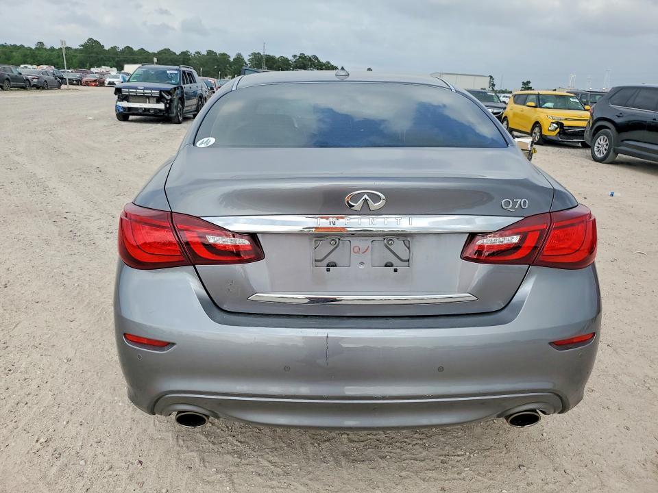 2015 Infiniti Q70 3.7