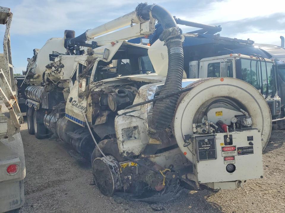 1993 Ford L-SERIES L-Tank Truck