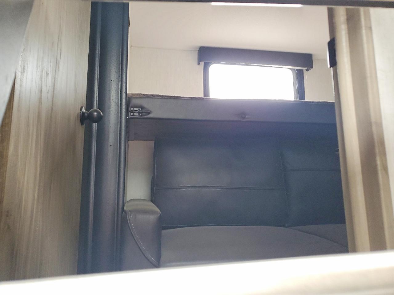 2022 Foresriver 2022 Forest River Arcticwolf Camper