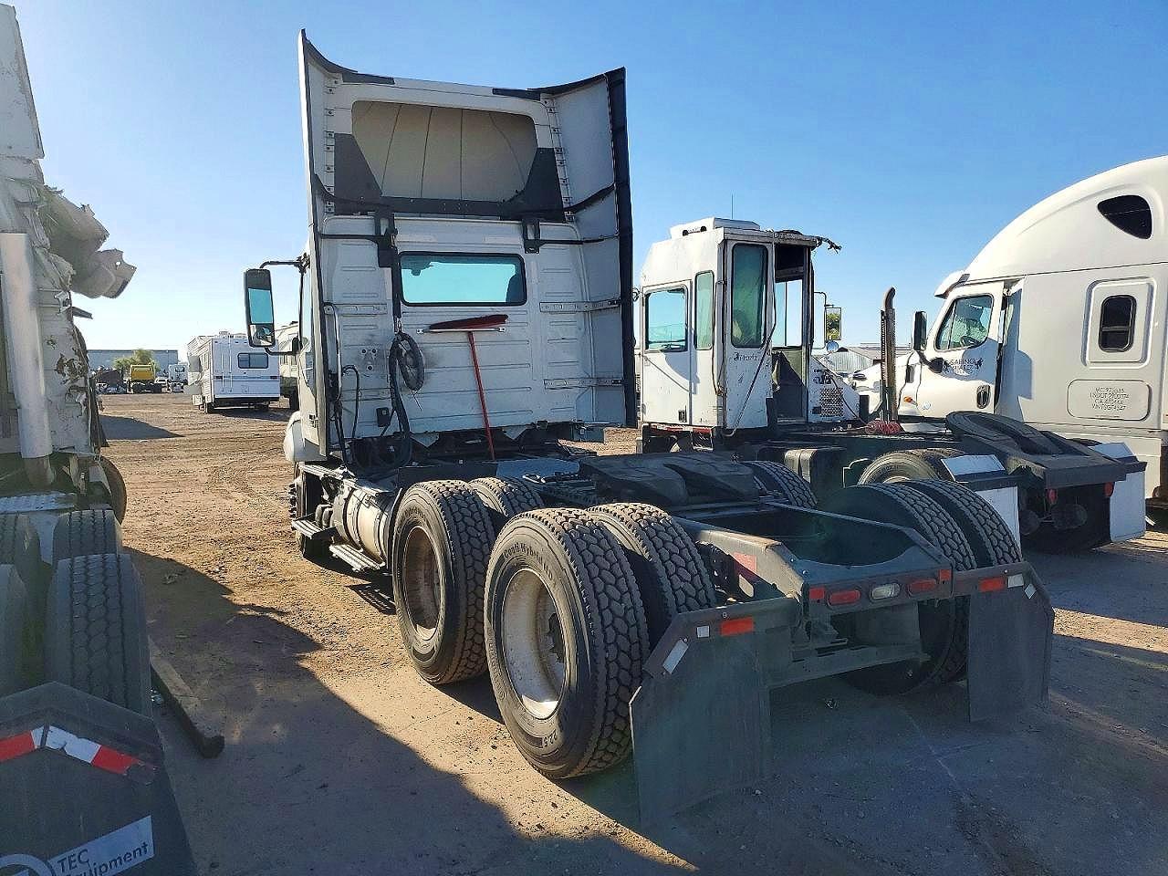 2022 Volv O VNL Semi Truck