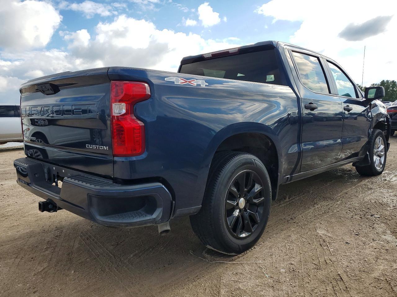 2022 Chevrolet Silverado K1500 Custom