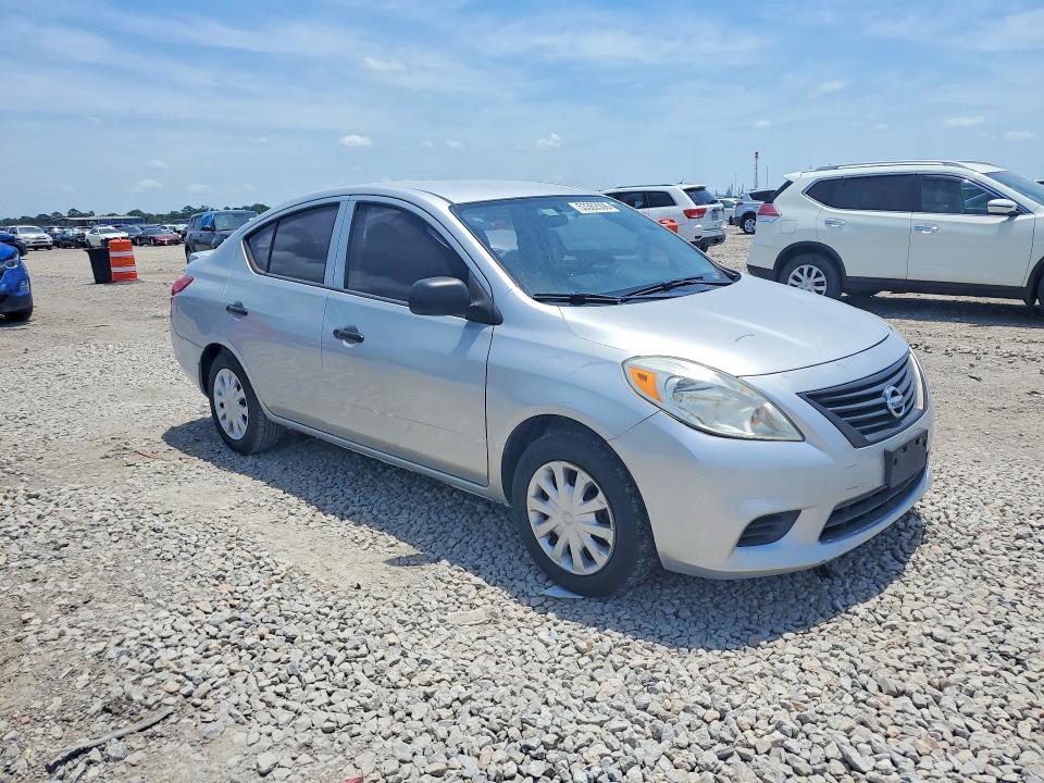 2013 Nissan Versa 1.6 s