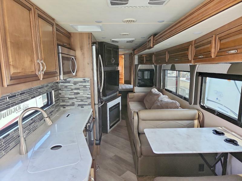 2020 Ford F53-Camper