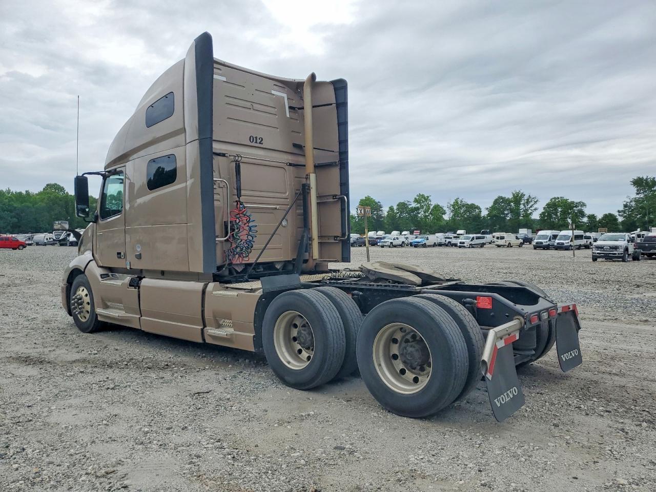 2020 Volvo VN VNL-Semi Truck