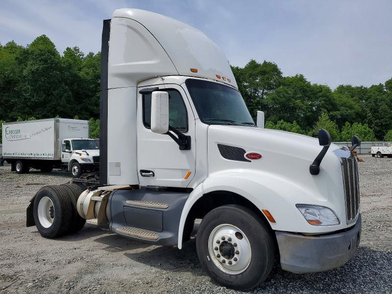 2018 Peterbilt 579 Semi Truck
