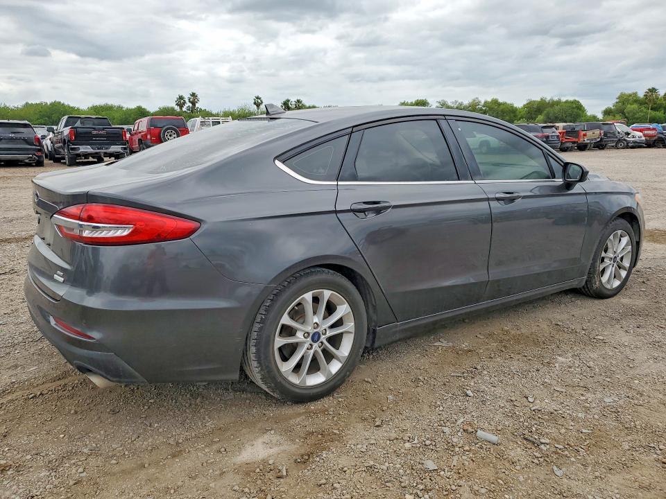 2019 Ford Fusion se