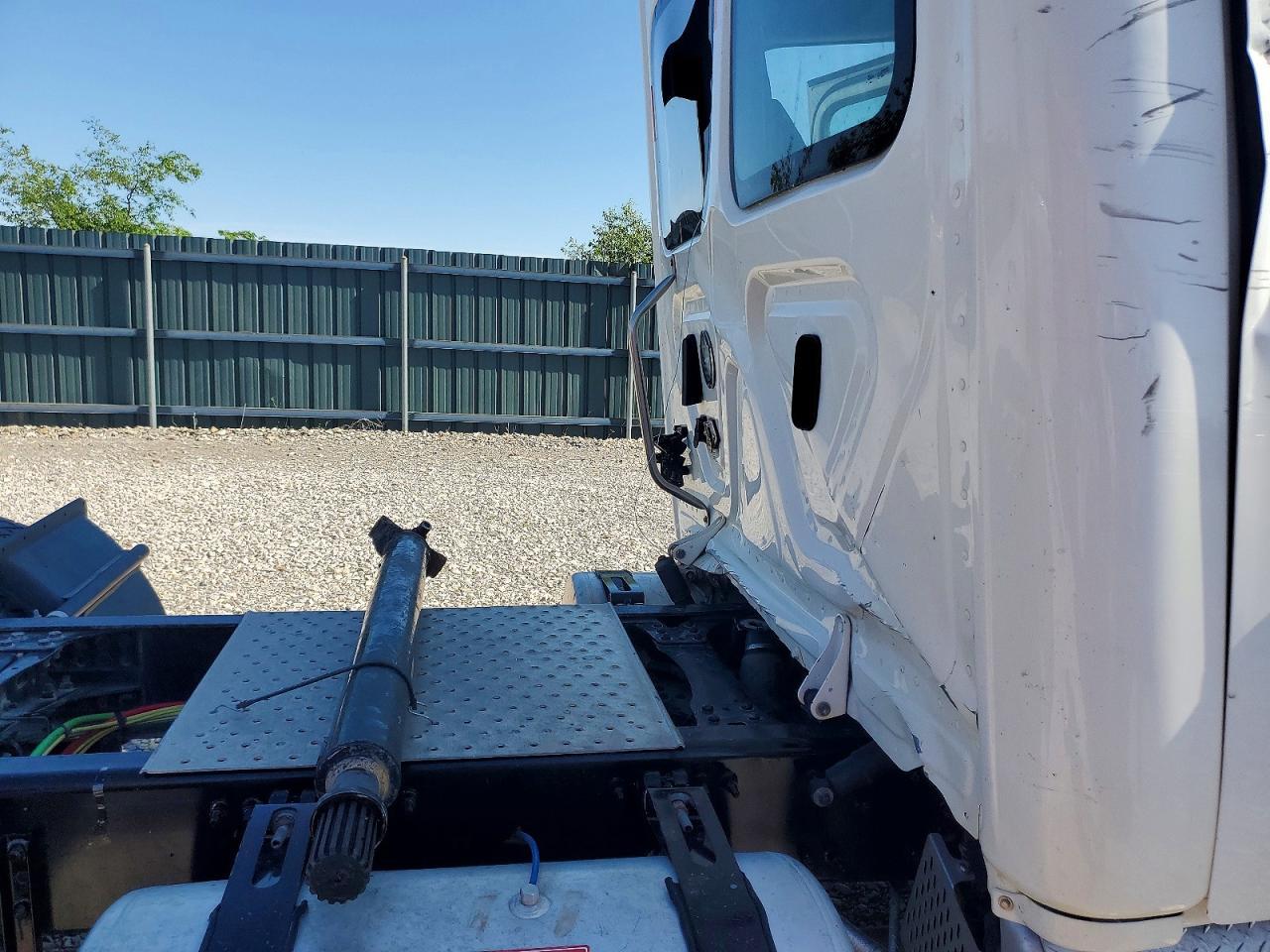 2024 Freightliner Cascadia 126
