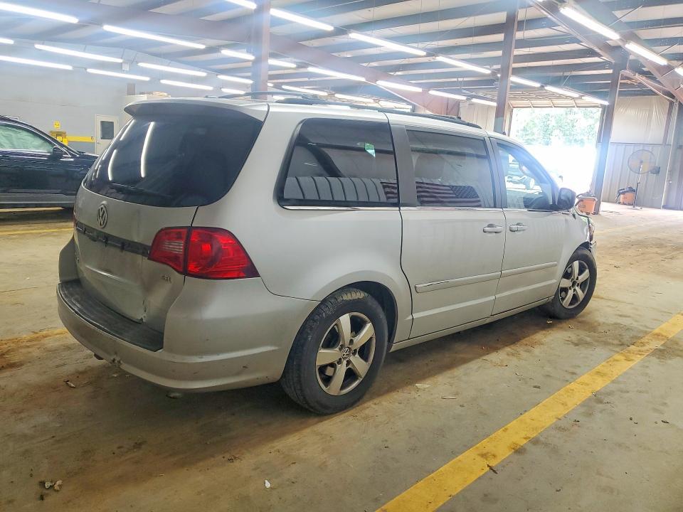 2009 Volkswagen Routan sel