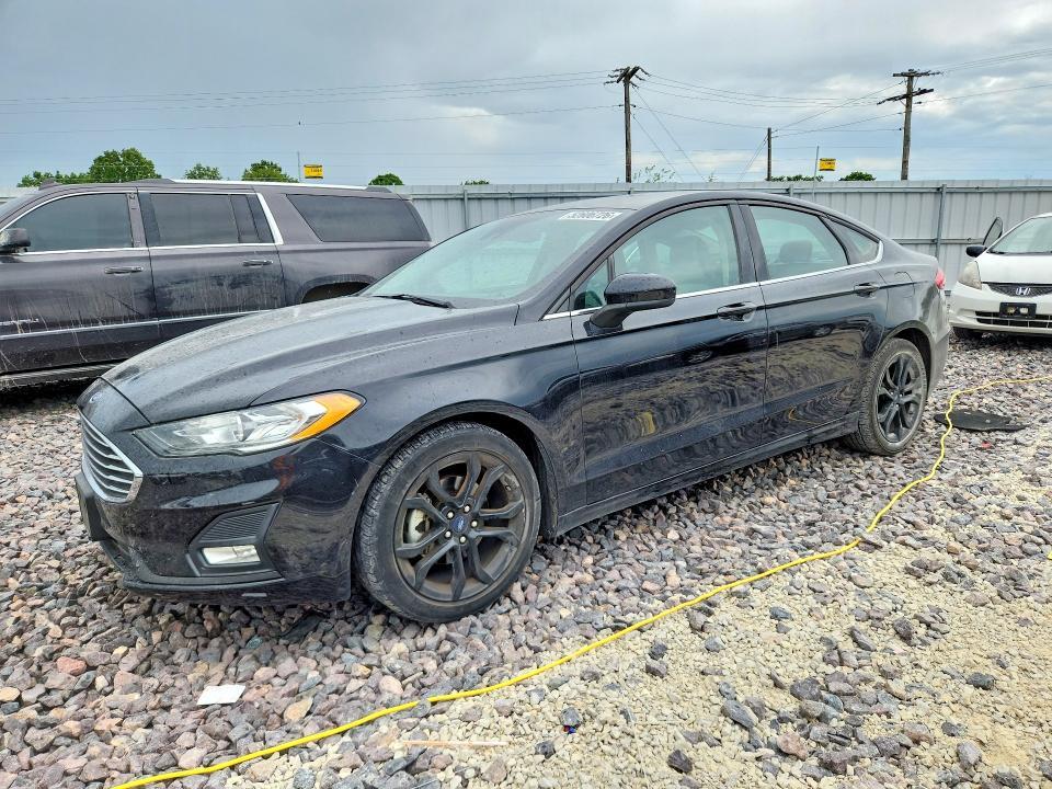 2020 Ford Fusion se