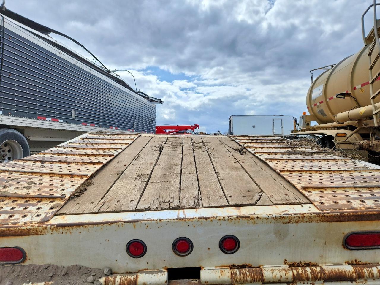 2013 Trail-Eze 2023 Dakota Lowboy Equipment Trailer