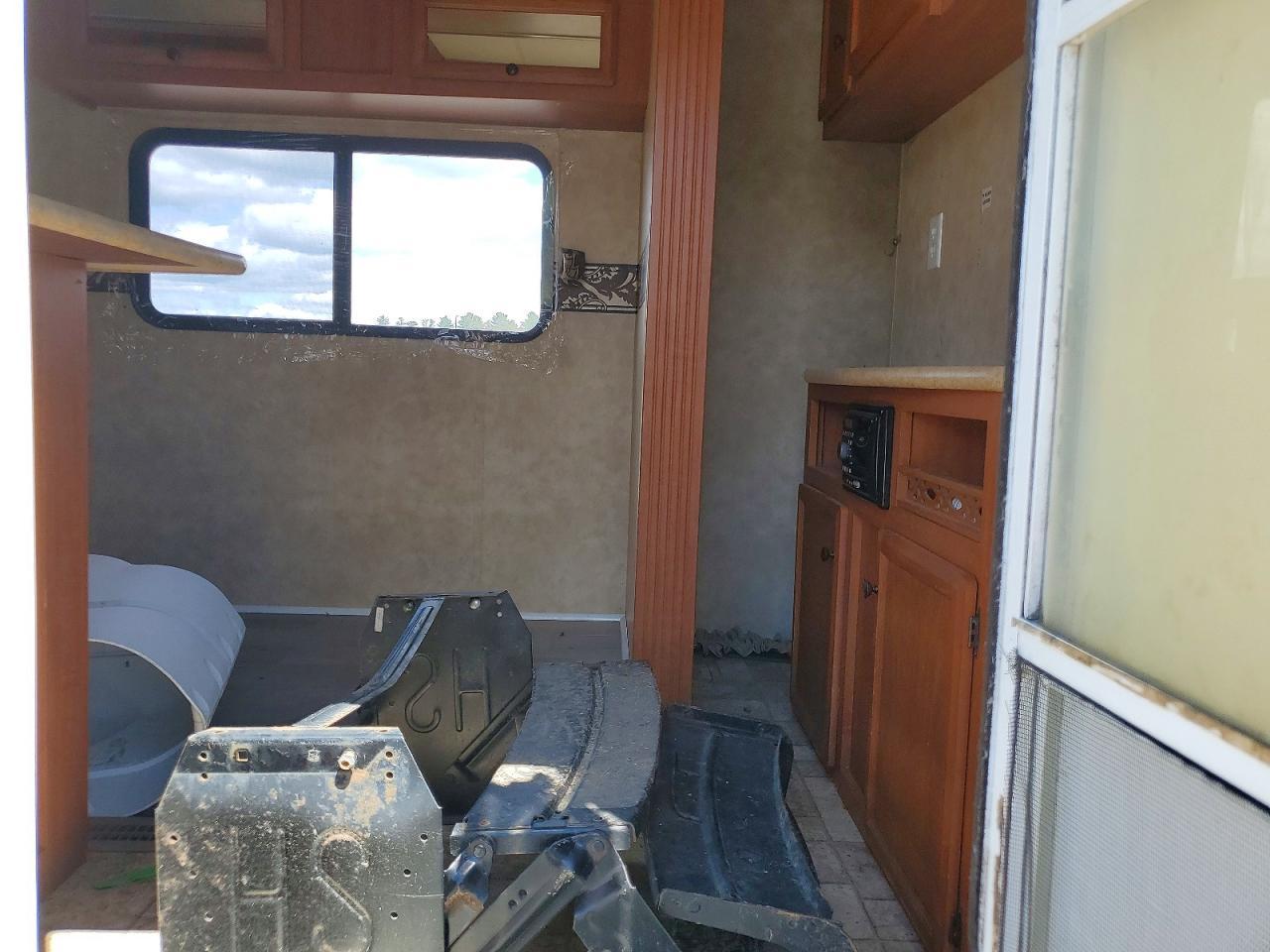 2011 Sportsmen 290RBS Camper