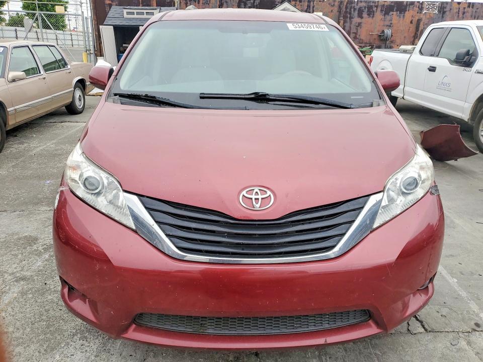 2013 Toyota Sienna le