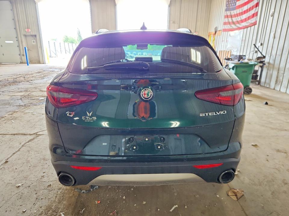 2018 Alfa Romeo Stelvio Sport