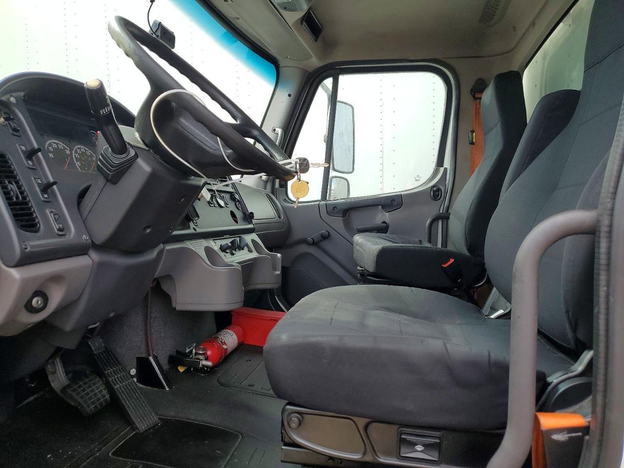 2016 Freightliner M2 106 MED-BOX Truck