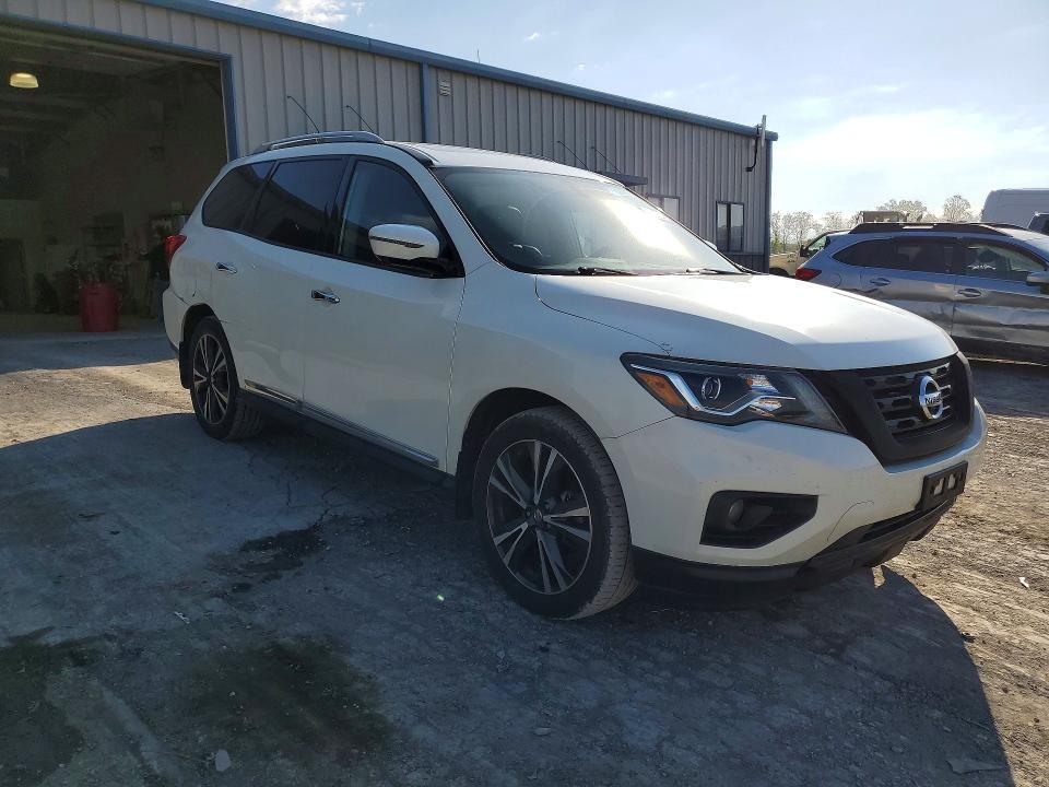 2017 Nissan Pathfinder Platinum